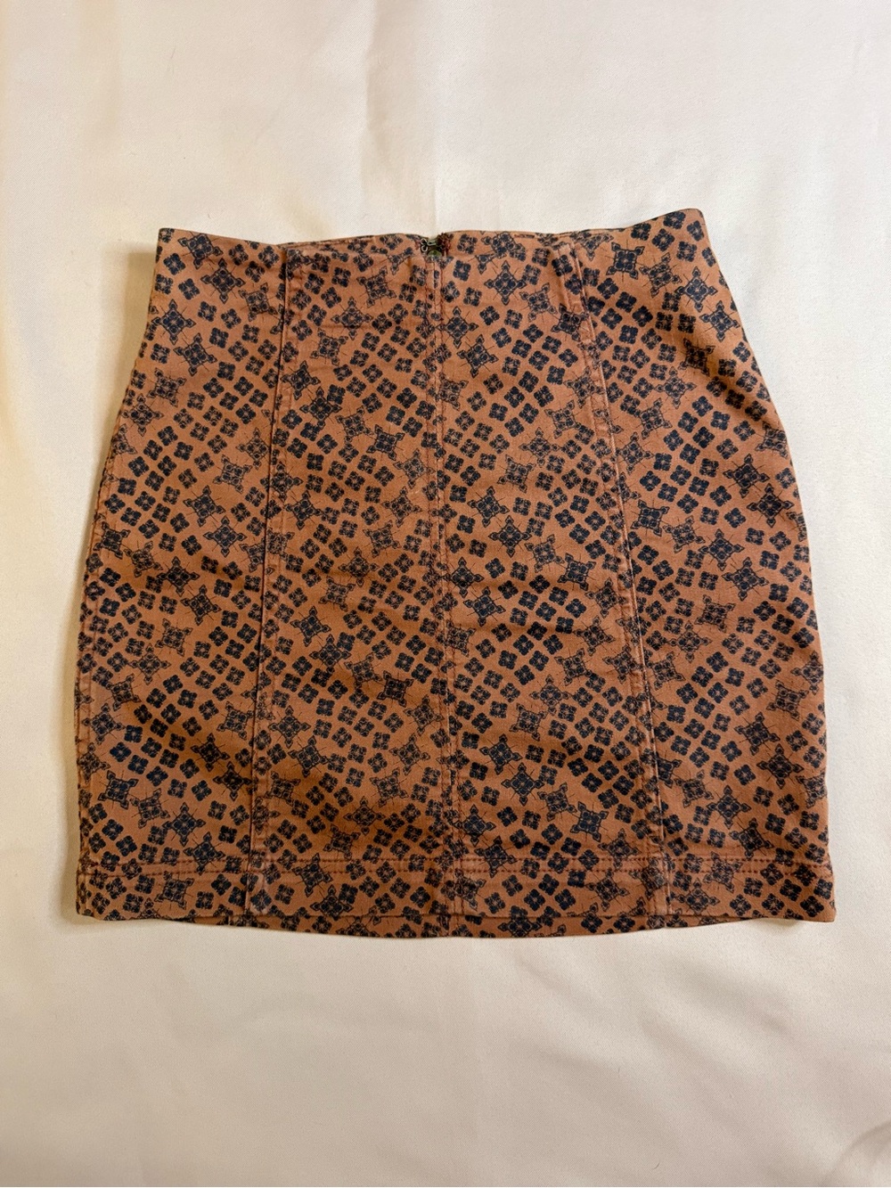 Free People - Boho Printed Rust & Navy Mini Skirt - Size 2 - Like New
